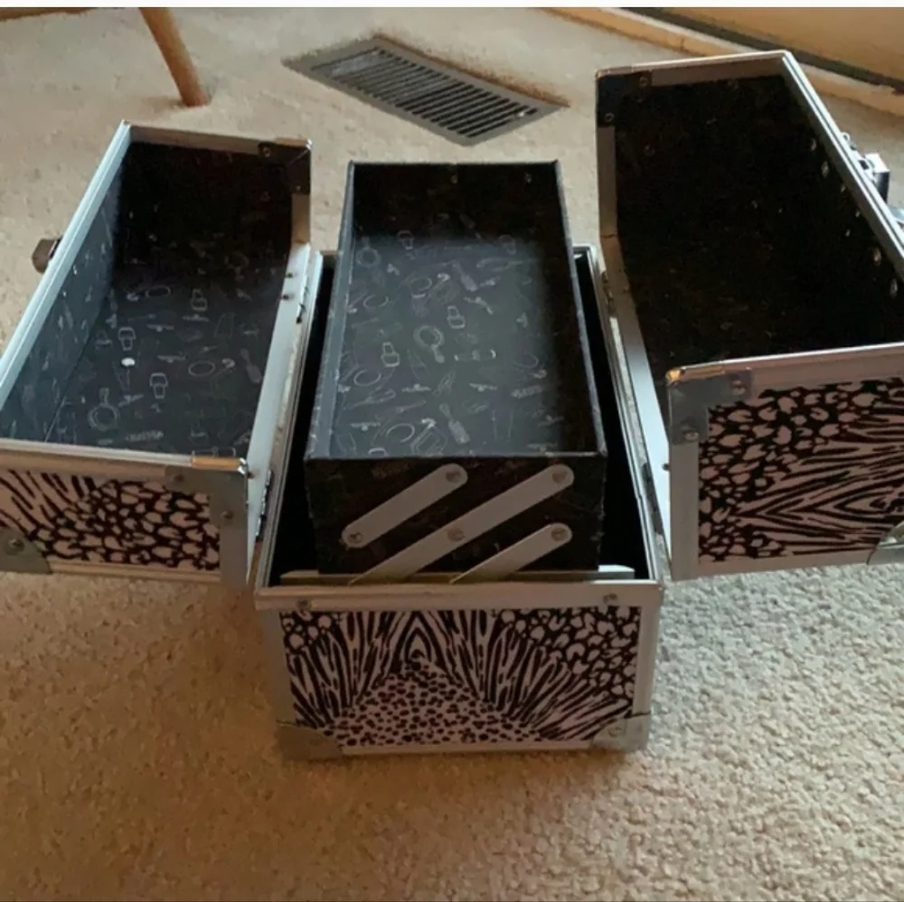 Animal Print Foldable Hard Train Makeup Beauty Case Lock & Key Included